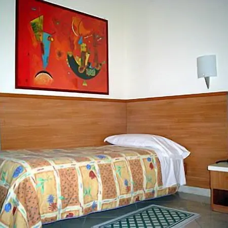Hotel2000