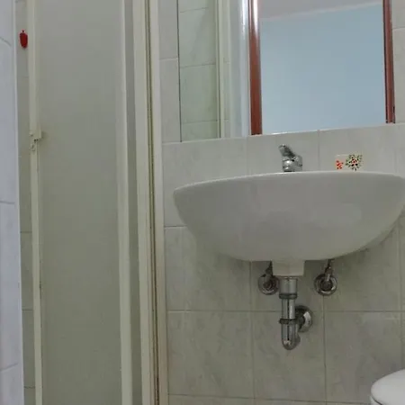 Hotell Hotel2000 2*